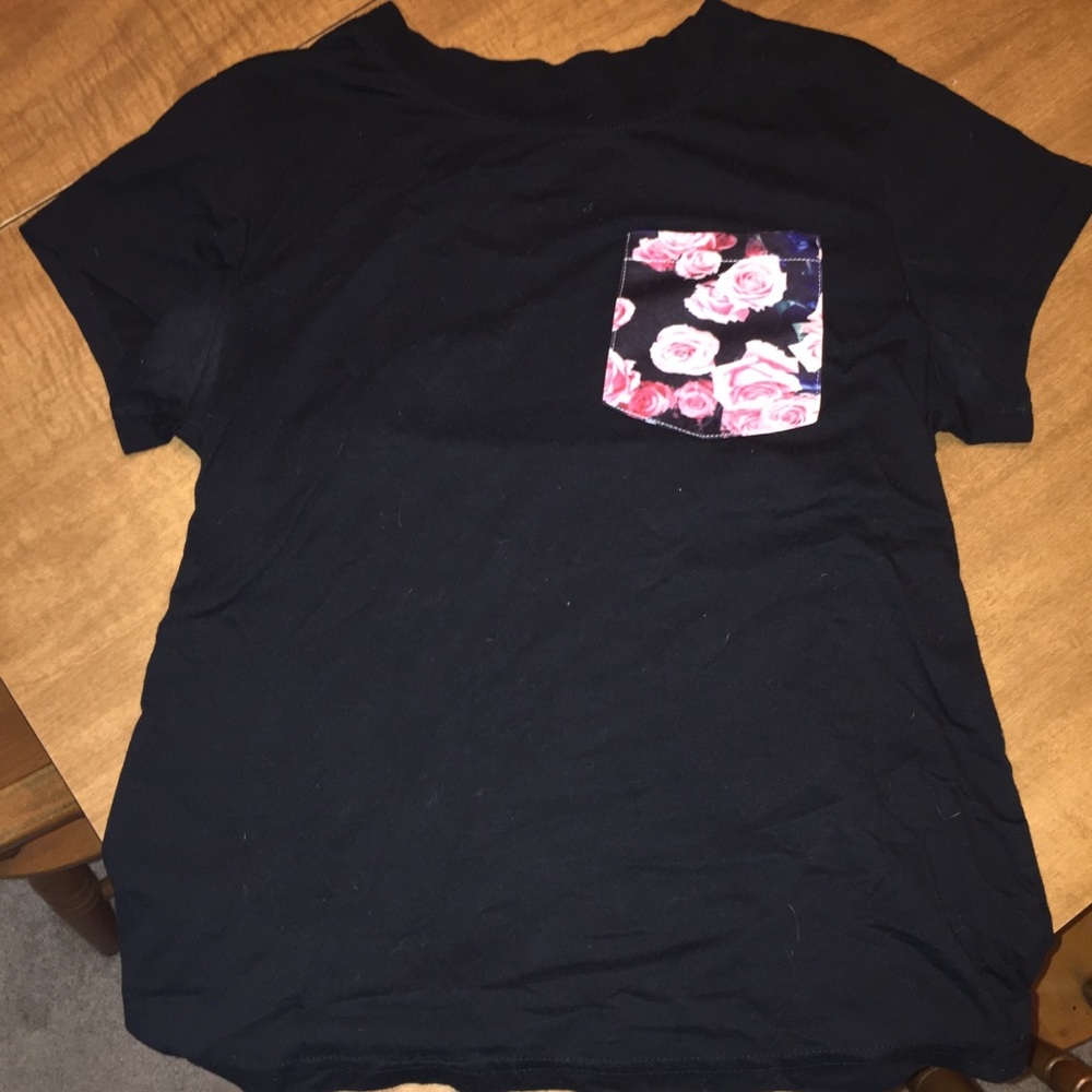Floral pocket T-shirt